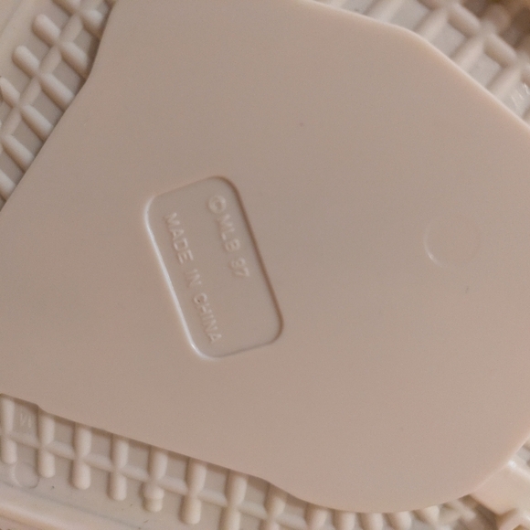 Baseball Player Figurines with Striped Uniforms New York Yankees - Picture 7 of 8